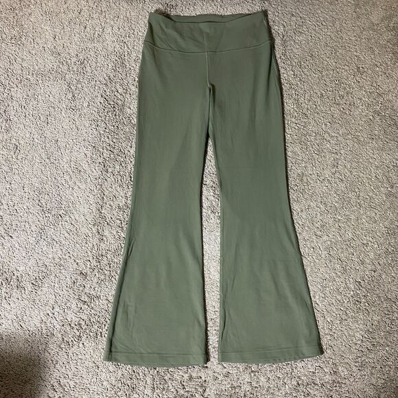 Lululemon Size 14 Groove Super High Rise Flared Pant Nulu 32.5" Army Green - Picture 1 of 7
